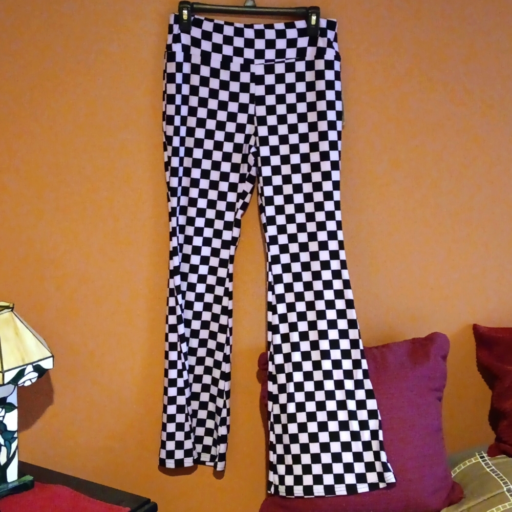 A NB flare pants